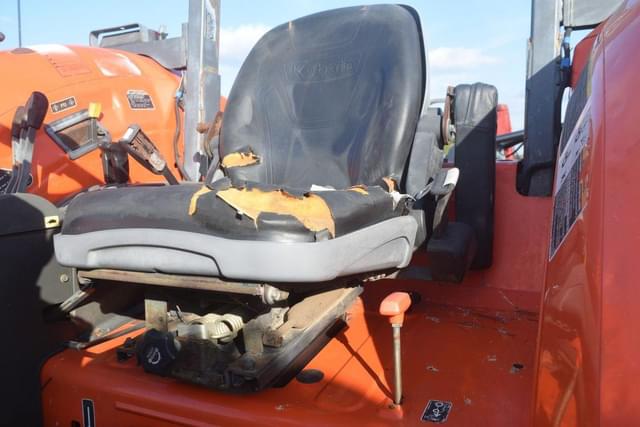 Image of Kubota M9540 equipment image 4