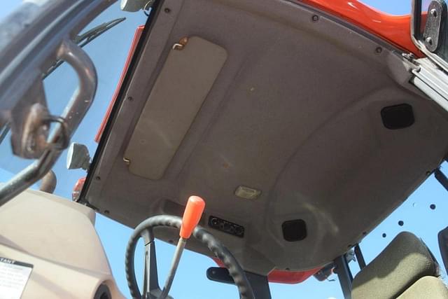 Image of Kubota M9540 equipment image 4