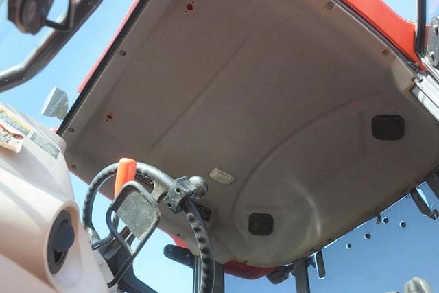 Image of Kubota M9540 equipment image 4