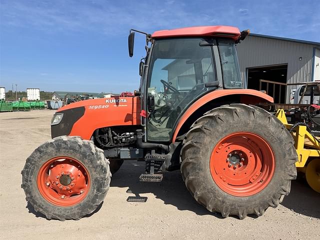 Image of Kubota M9540 equipment image 2