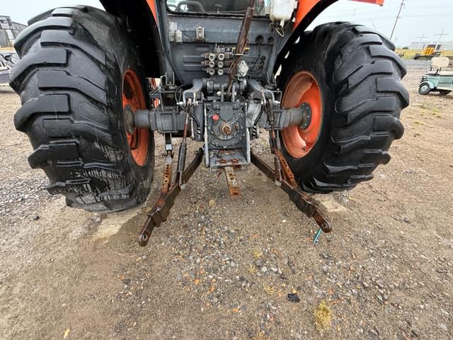 Image of Kubota M9540 equipment image 4