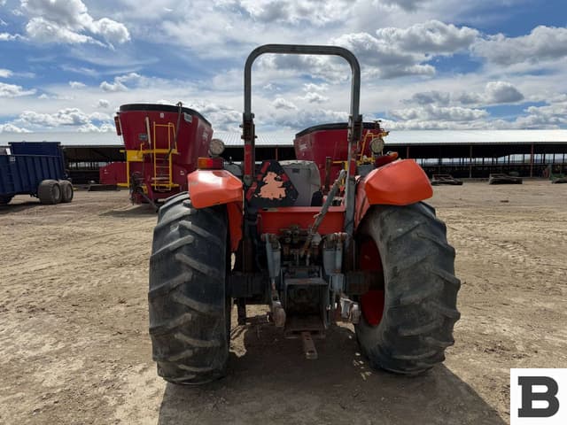 Image of Kubota M9540 equipment image 3