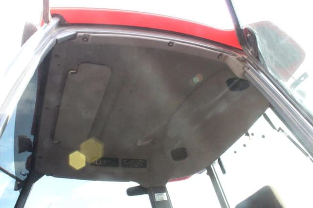 Image of Kubota M9540D equipment image 4