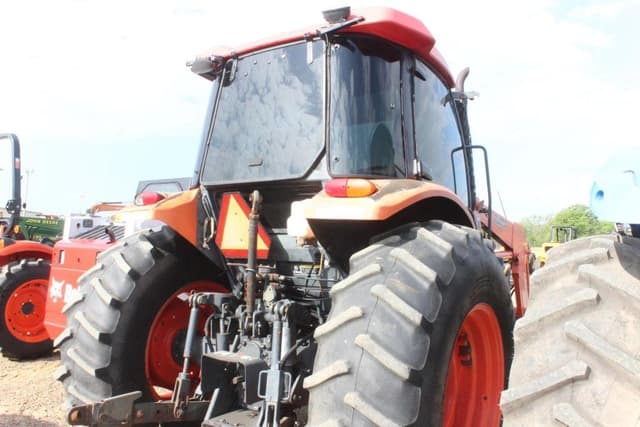 Image of Kubota M9540D equipment image 2