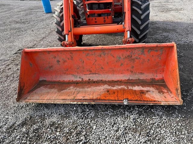 Image of Kubota M9540 equipment image 2