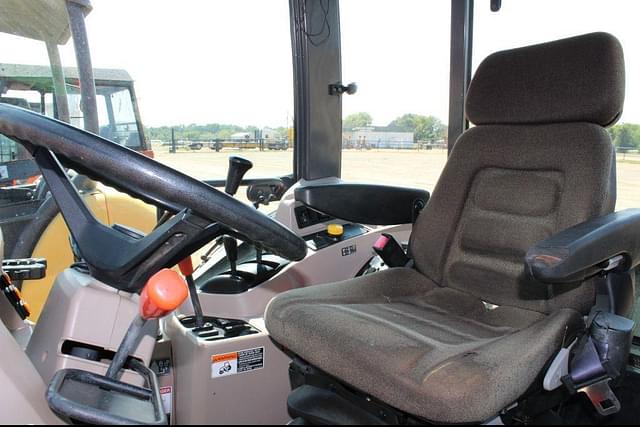 Image of Kubota M9960 equipment image 4