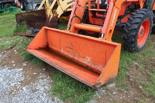 Image of Kubota M9960 equipment image 1