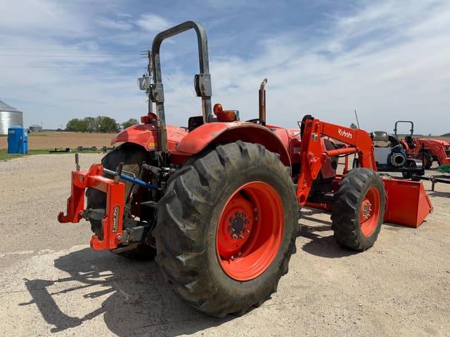 Image of Kubota M9960 equipment image 2