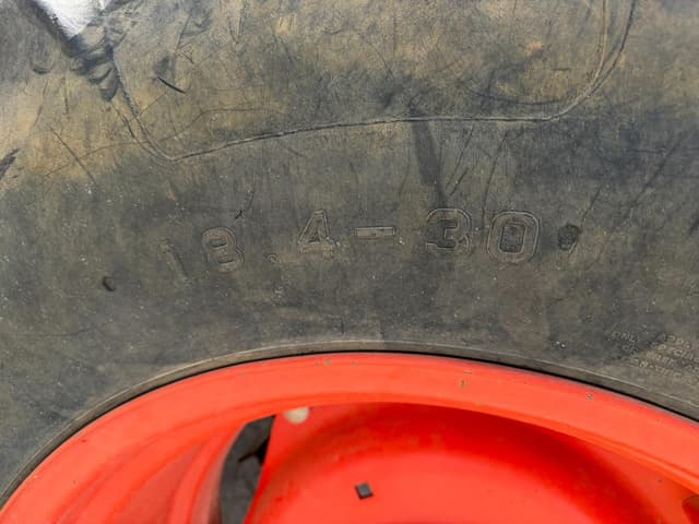 Image of Kubota M9960 equipment image 4