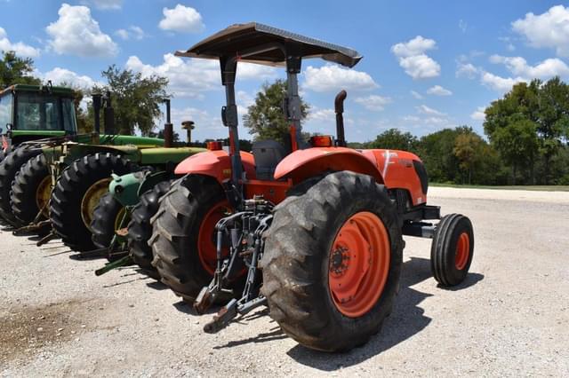 Image of Kubota M9960 equipment image 3