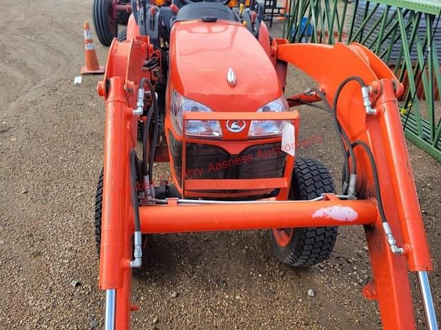 Image of Kubota B3200 equipment image 1