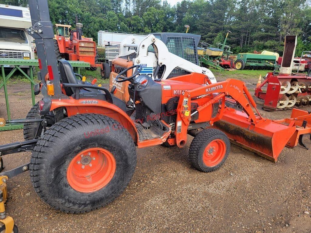Image of Kubota B3200 Primary image