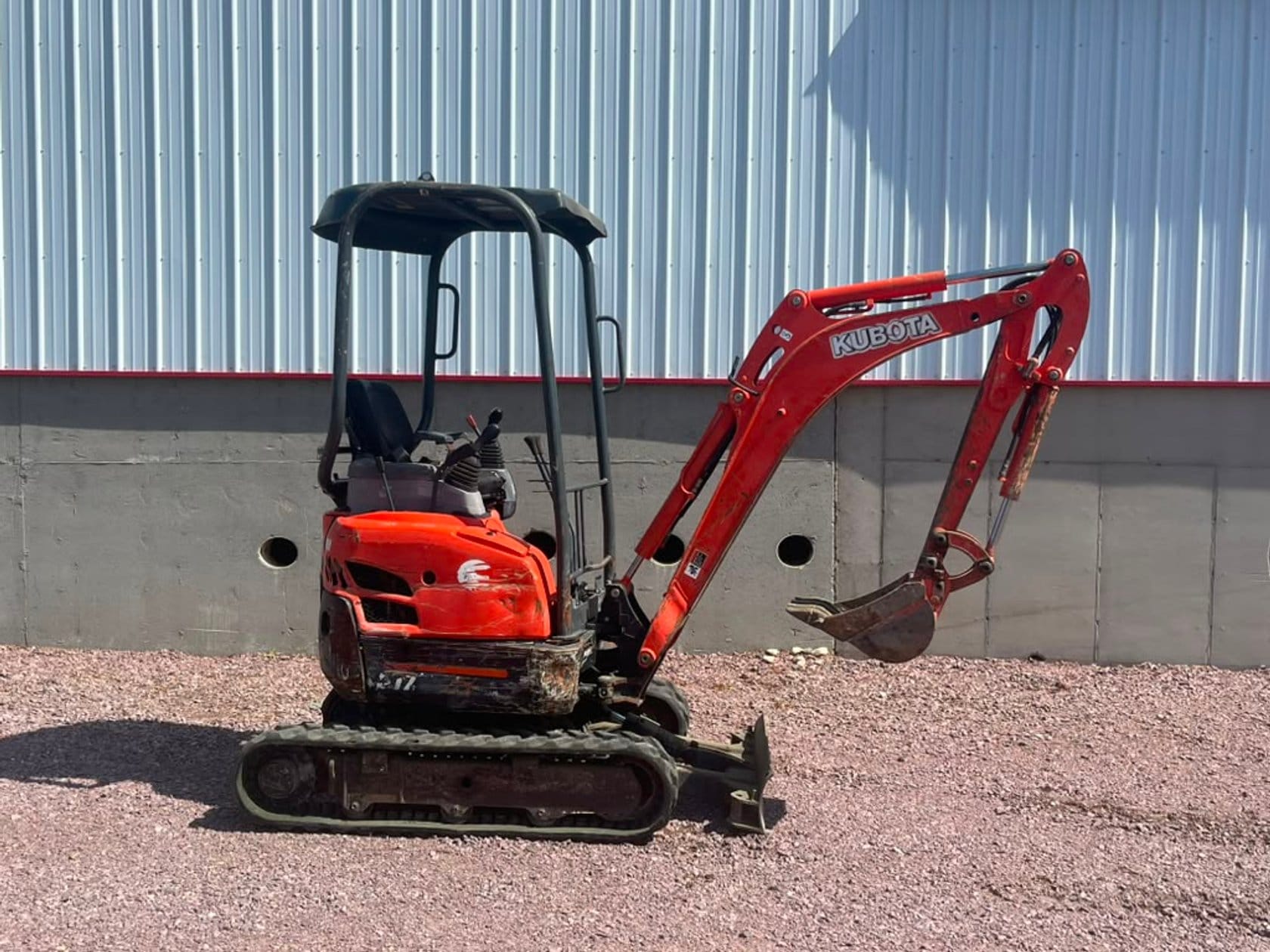 Kubota U17 Equipment Image0