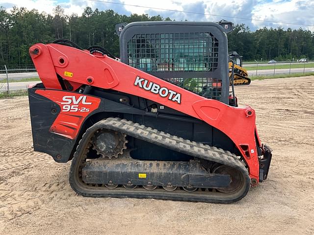 Image of Kubota SVL95-2S equipment image 3