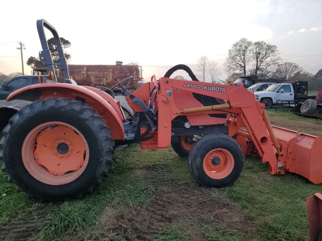 Image of Kubota M5640SU equipment image 4
