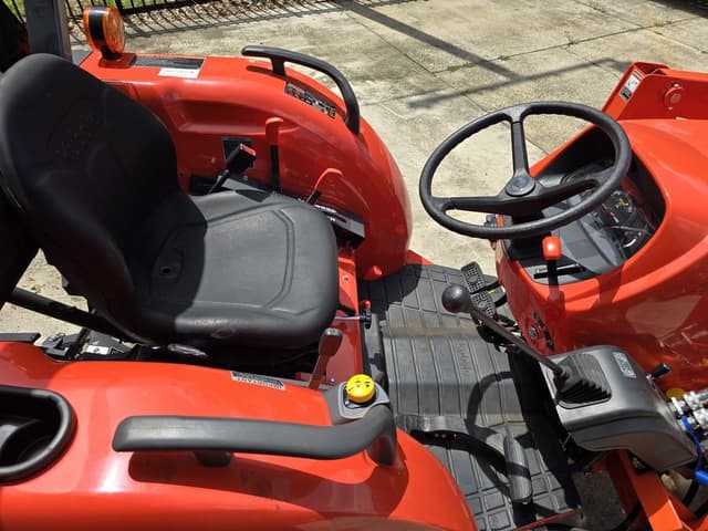 Image of Kubota MX5400 equipment image 3
