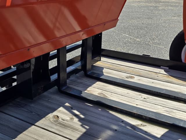 Image of Kubota MX6000 equipment image 4