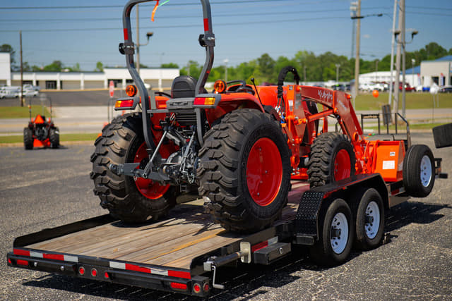 Image of Kubota MX6000 equipment image 2