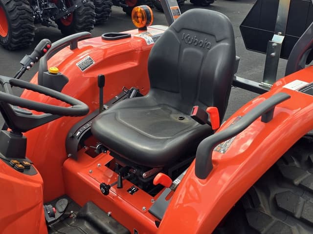 Image of Kubota MX6000 equipment image 4