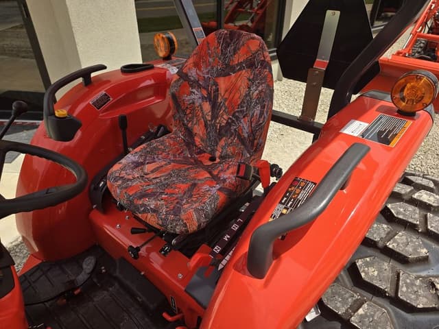 Image of Kubota MX6000 equipment image 2
