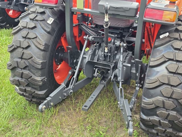 Image of Kubota MX6000 equipment image 3