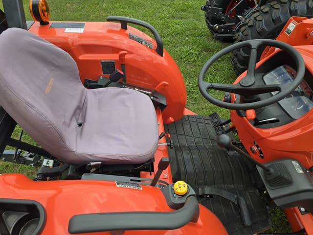 Image of Kubota MX6000 equipment image 2