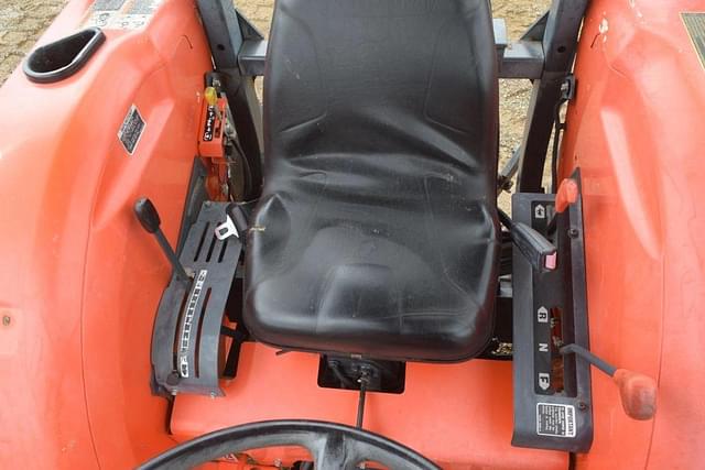 Image of Kubota MX4700 equipment image 4