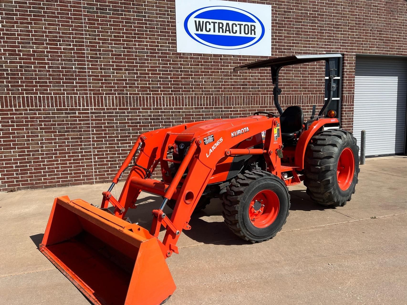 2014 Kubota MX4800 Equipment Image0
