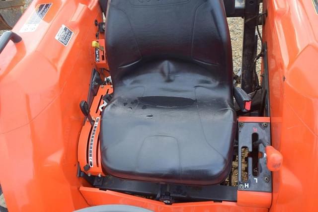 Image of Kubota MX5000 equipment image 4