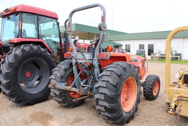 Image of Kubota MX5000 equipment image 2