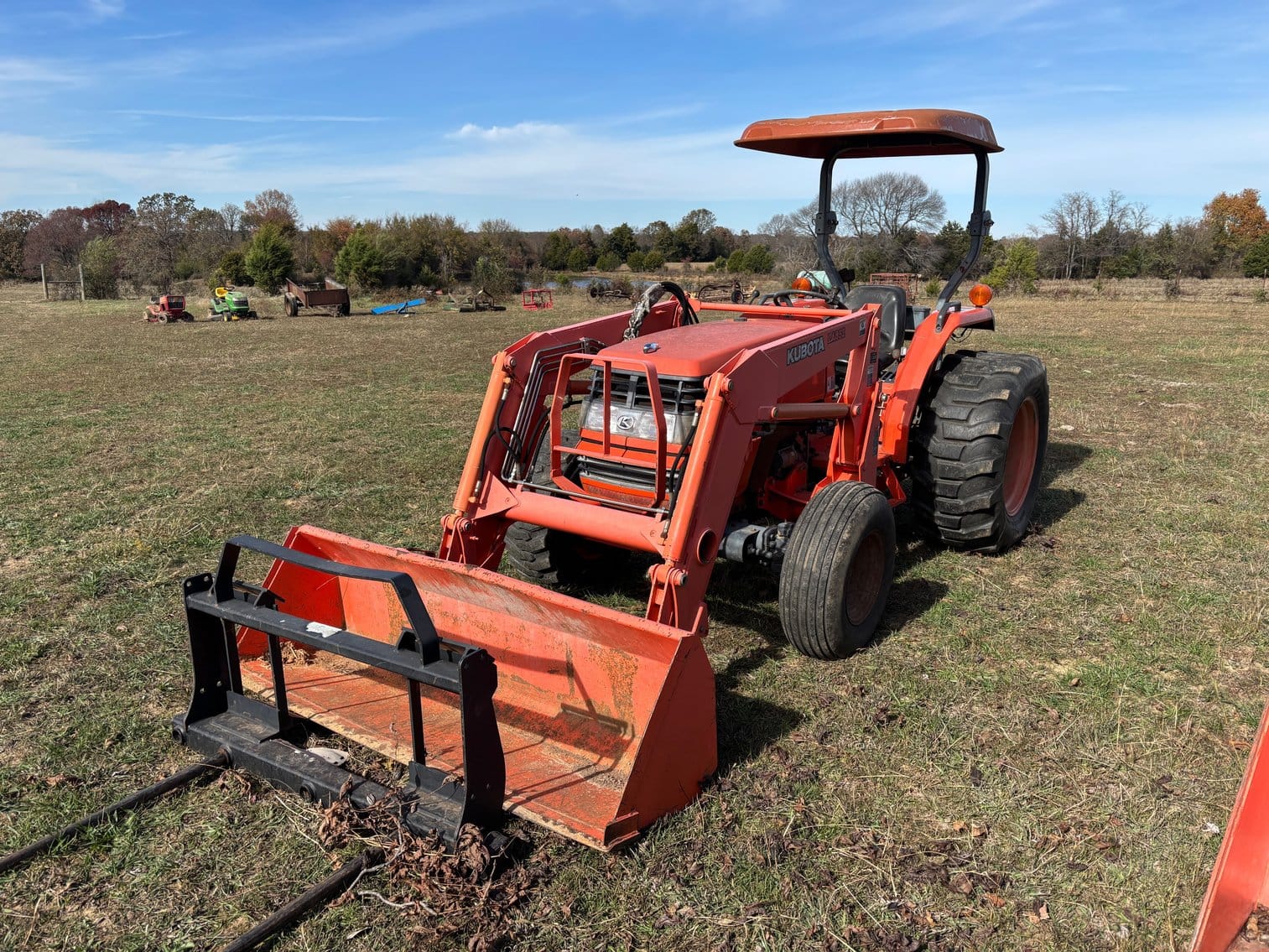 Kubota MX5000 Equipment Image0