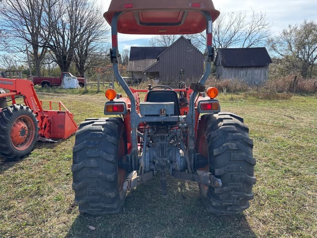 Image of Kubota MX5000 equipment image 2