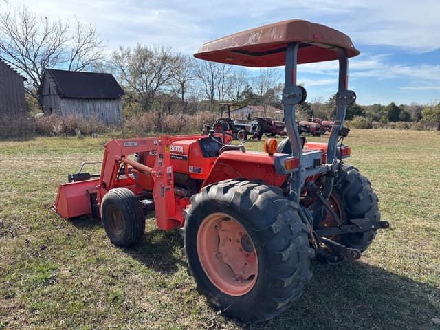 Image of Kubota MX5000 equipment image 1
