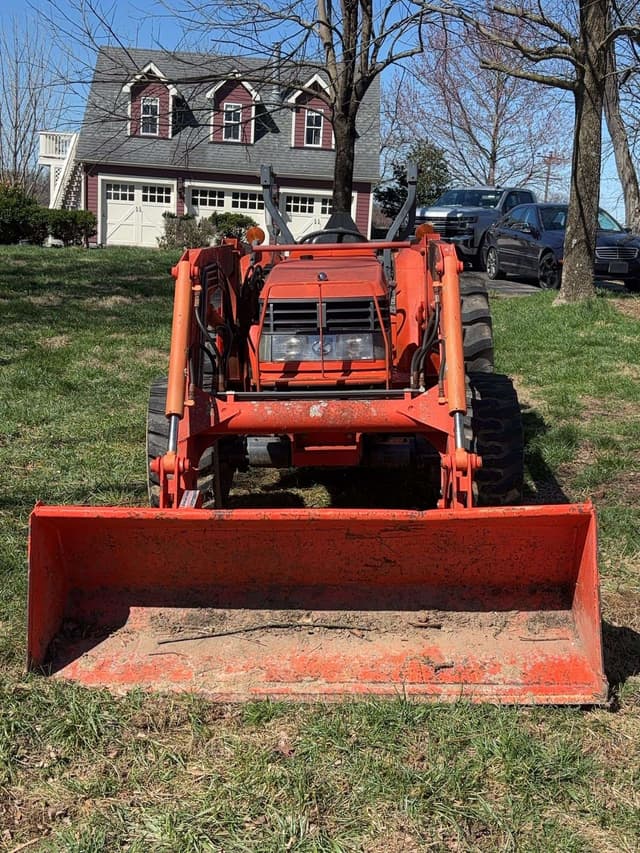 Image of Kubota MX5000 equipment image 2