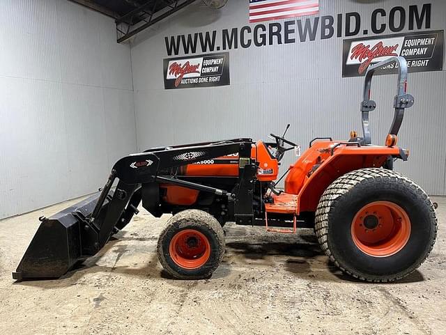 Image of Kubota MX5000 equipment image 2