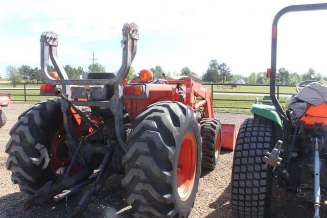 Image of Kubota MX5000 equipment image 2