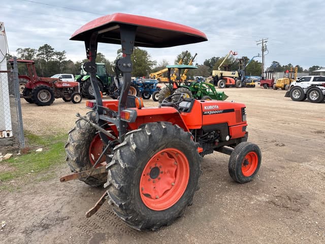 Image of Kubota MX5000SU equipment image 2