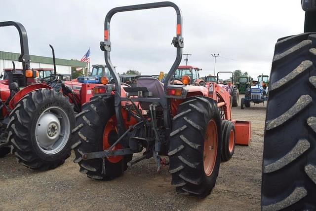 Image of Kubota MX5100 equipment image 2