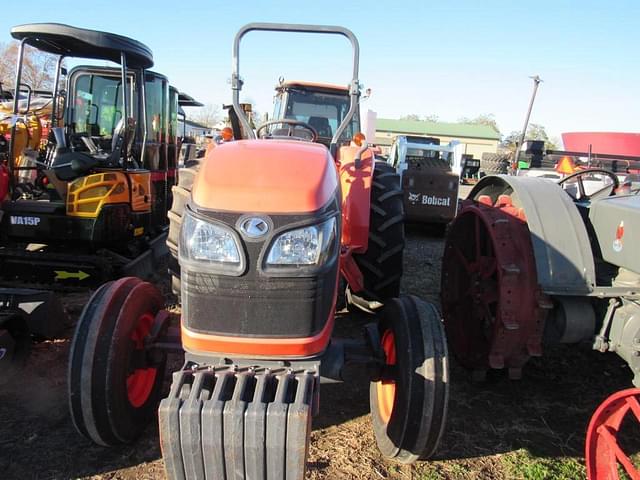 Image of Kubota MX5100 equipment image 2