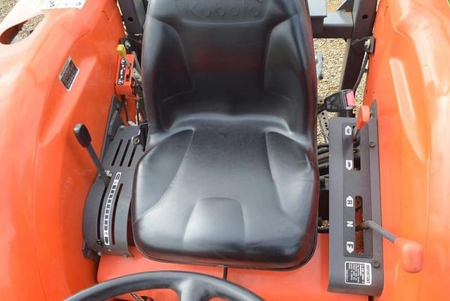 Image of Kubota MX5100 equipment image 4