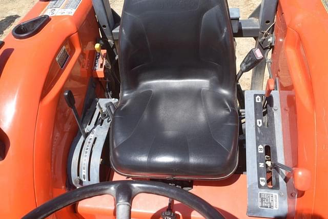 Image of Kubota MX5100 equipment image 4