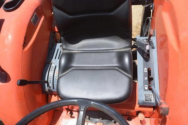 Image of Kubota MX5100 equipment image 4