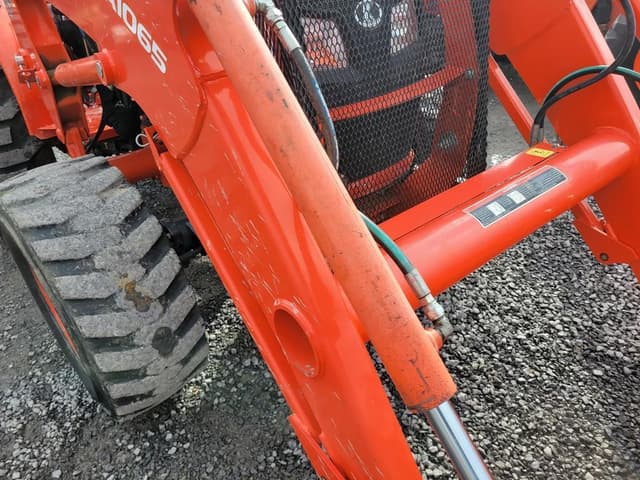 Image of Kubota MX5200D equipment image 3
