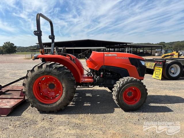 Image of Kubota MX5200D equipment image 4