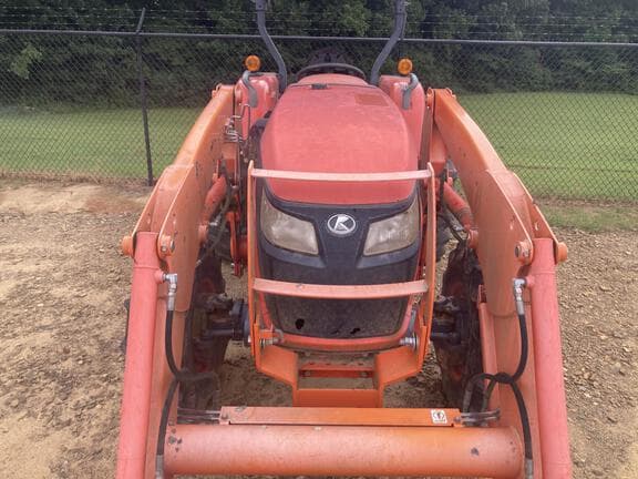 Image of Kubota MX5200 equipment image 2