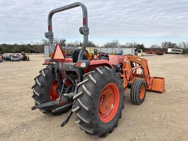 Image of Kubota MX5200 equipment image 4