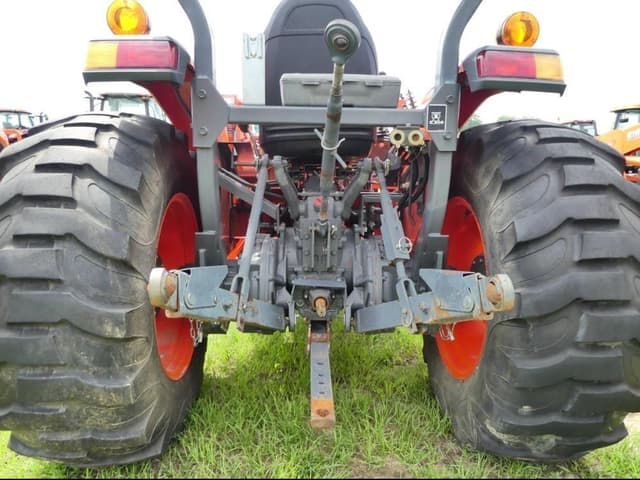 Image of Kubota MX5200D equipment image 4