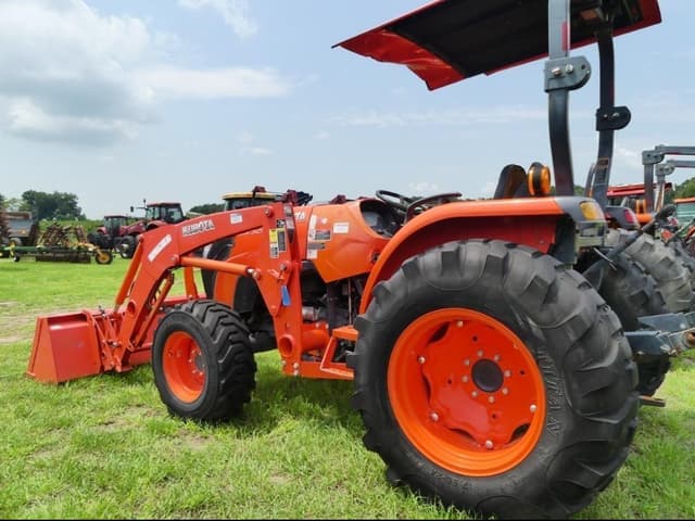 Image of Kubota MX5200D equipment image 3