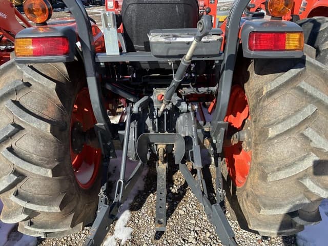 Image of Kubota MX5400 equipment image 4