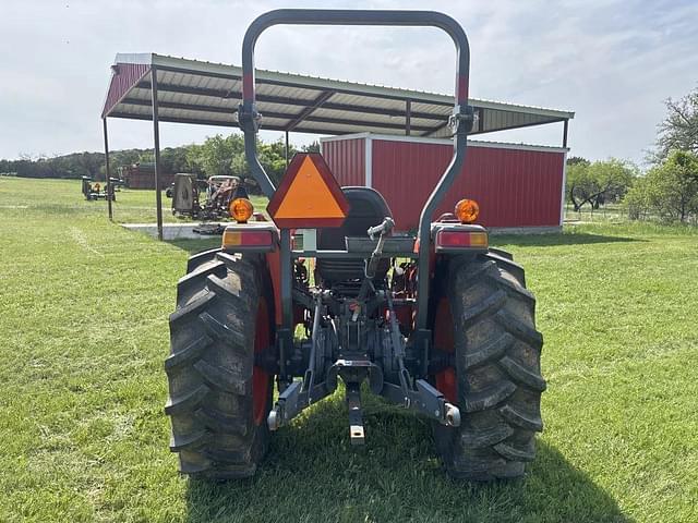 Image of Kubota MX5400 equipment image 2